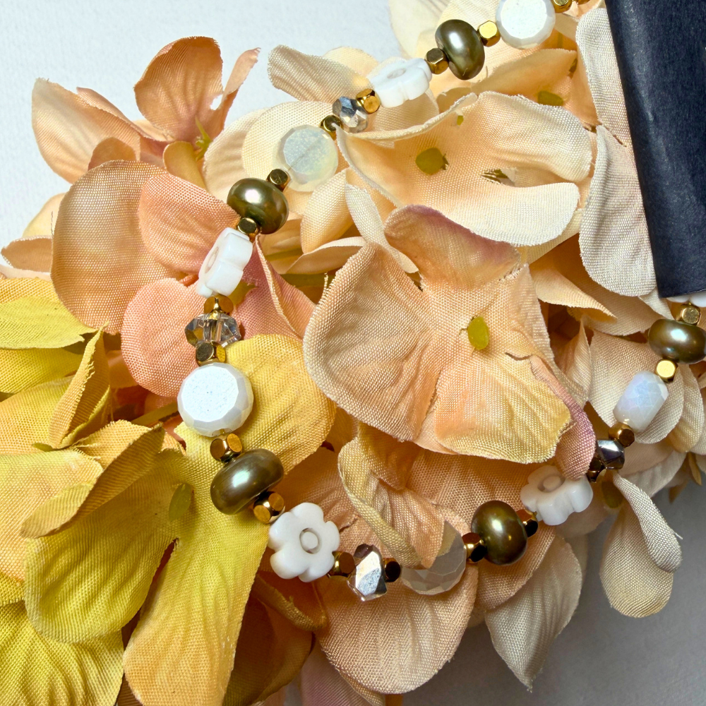 Armband - krale: goudkleur en wit