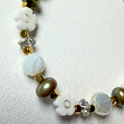 Armband - krale: goudkleur en wit