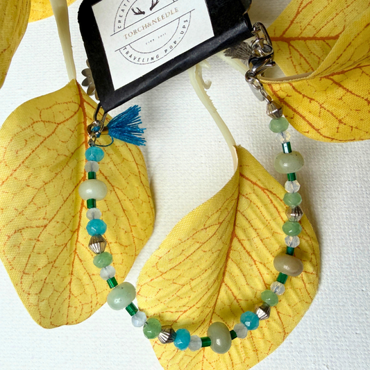 Armband - krale, tossels, en charms