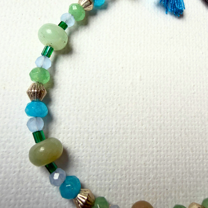 Armband - krale, tossels, en charms