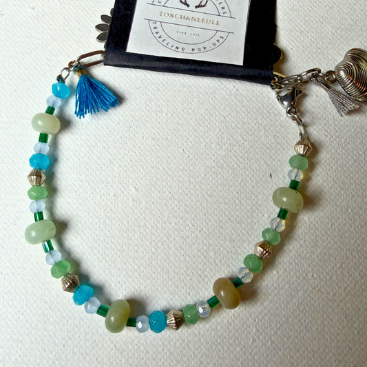Armband - krale, tossels, en charms